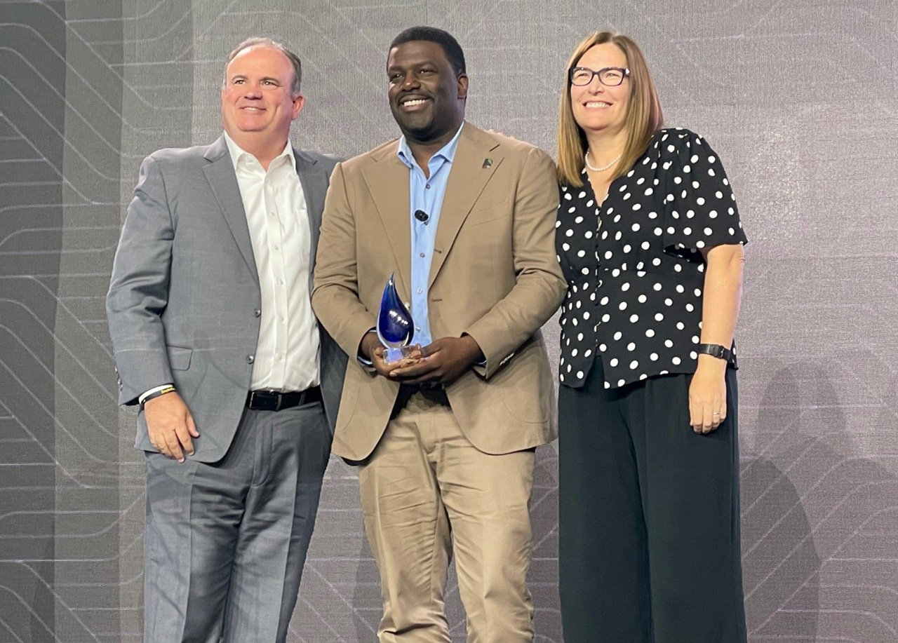 Centene's Chief Marketing and Communications Officer Suzy DePrizio, and Health Net's CEO and President of Health Net of California, Brian Ternan present the Centene Leadership Award to BBBSA CEO, Artis Stephens for his outstanding work and community service.